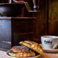Kuldīgā atklāta 16. gadsimta magoņkūku recepte; trīs kafejnīcās tagad var nogaršot seno gardumu