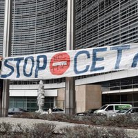 Avoti: ES vēstnieki akceptē Beļģijas kompromisa tekstu par CETA