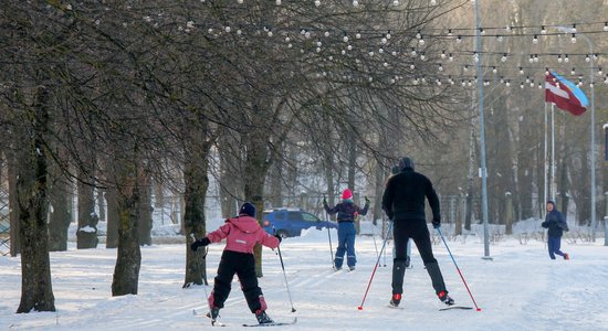 Морозы близко: Рижские лыжные трассы и каток готовятся к зиме