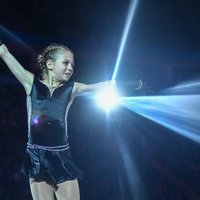ВИДЕО: Юная российская фигуристка первой в истории исполнила два прыжка в 4 оборота