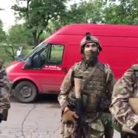 Ukrainas karavīri pārņem kontroli pār ciemu Luhanskas apgabalā