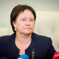 Lietuvas ministre atvainojas Dūklavam par situāciju pēc medību pasākuma