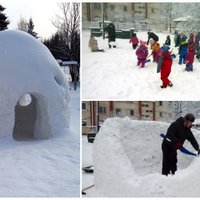 Sagādāt prieku mazākajiem – vīrietis bērniem uzbūvē skaistu sniega mājiņu