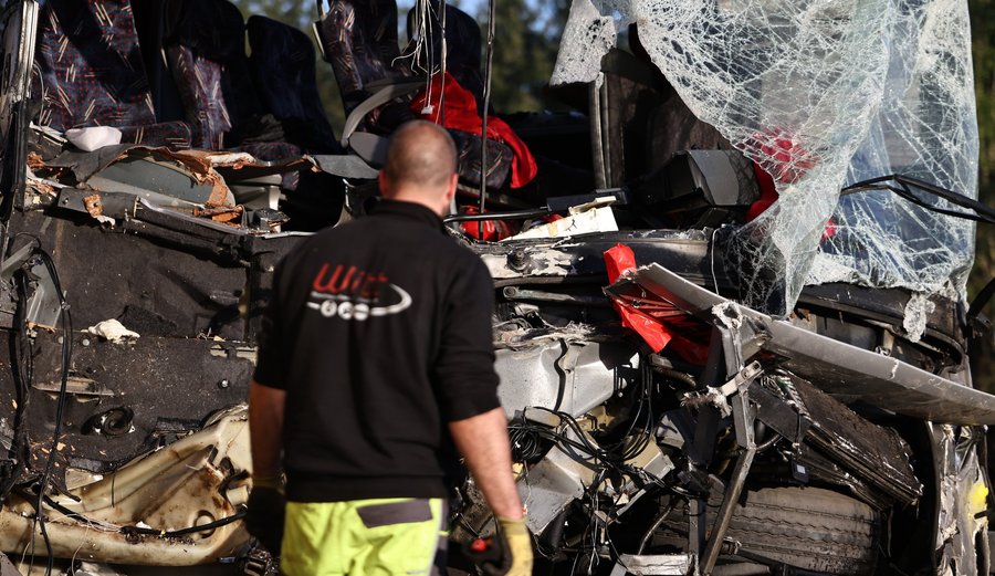 “Bus and Truck Collision in Eastern Germany Injures 52, Including 10 Seriously”