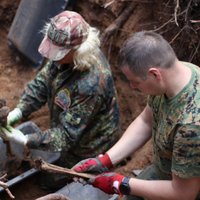 Auces novadā atrod un ekshumē 308. divīzijas karavīrus; oficiāli pārapbedīti jau PSRS laikā