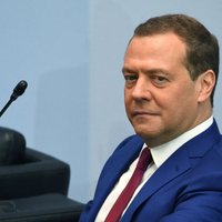 Медведев: России "плевать на непризнание Западом новых границ Украины"