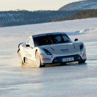 Elektromobilis uz ledus sasniedz rekorda 252 km/h