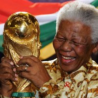 Miris cīnītājs pret aparteīdu Nelsons Mandela