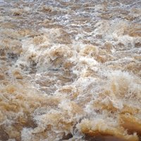 Ogrē no applūdušajām teritorijām ūdens atkāpies; pastiprināti uzrauga Ogres upes posmu pie Lašupēm