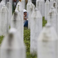 Srebreņicas slaktiņš: traģēdija, kas turpina šķelt Balkānus