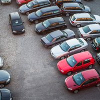 Ассоциация: стройуправа запретила работу свыше 100 внутридворовых парковок в Риге