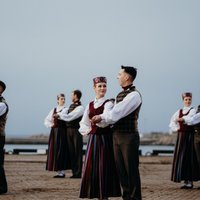 Tiešsaistē varēs noskatīties jaunu tautas deju uzvedumu 'Ausa saule pār Latviju'