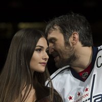 ФОТО: Жена и сын Александра Овечкина трогательно поздравили хоккеиста