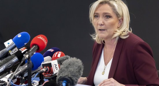 Прокуратура Франции обвиняет Марин Ле Пен в нецелевом расходовании средств ЕС. Ей грозит до 10 лет тюрьмы