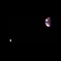 Впервые сделан снимок Земли и Луны с орбиты Марса