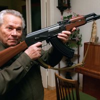Kalašņikovu godinot: AK-47 un citas nāves mašīnas