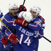 Francijas hokejisti šokē Kanādu pasaules čempionāta pirmajā spēlē