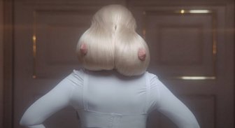 ВИДЕО: Новый клип Лободы - грудь на голове Собчак, феминизм и Лолита в латексе