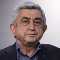 Премьер Армении подал в отставку после многотысячных протестов