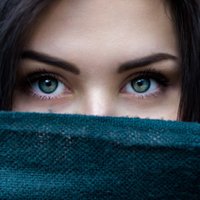 Сухие, слезящиеся, покрасневшие глаза: причины и решения проблемы