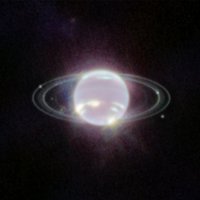 Iespaidīgs foto: Neptūnam arī ir gredzeni, un Veba teleskops tos ļauj ieraudzīt