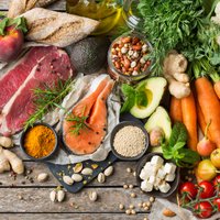 Мясо, рыба, овощи и витамины: что есть, чтобы победить коронавирус