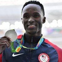 Amerikāņu olimpiskais vicečempions tāllēkšanā izvairās no dopinga diskvalifikācijas