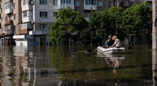 ФОТО. Херсон под водой: как выглядит украинский город после прорыва Каховской ГЭС