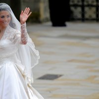 ФОТО: Свадебное платье Кейт Миддлтон пошло в народ