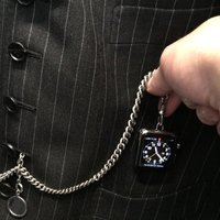 Том Форд превратил Apple Watch в классические часы на цепочке