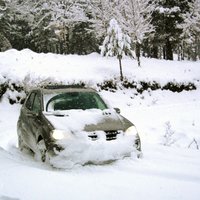 Pieci padomi drošai autobraukšanai ziemā
