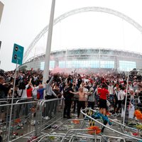 'Euro 2020': Vemblija stadionā iekļuvis mazs skaits bezbiļetnieku