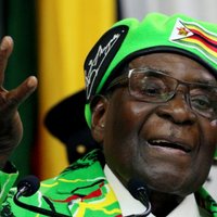 Mugabe samierinājies ar atstādināšanu no amata un pievērsies zemkopībai