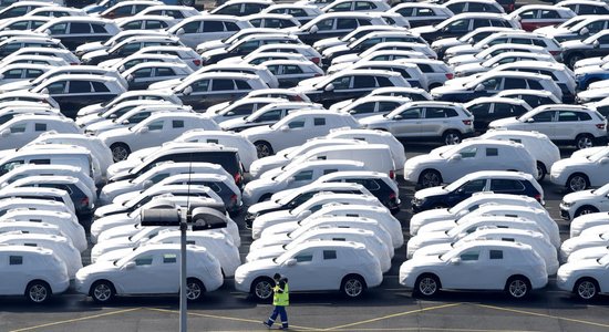 Ķīna ieņēmusi trešdaļu pasaules automobiļu tirgus