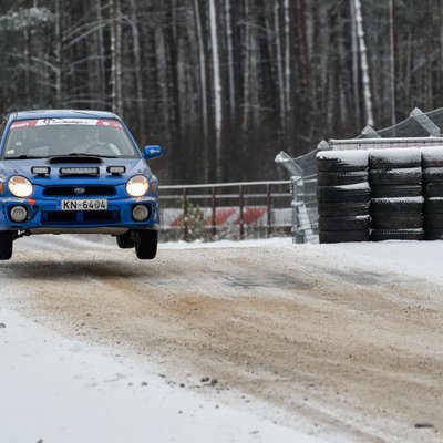 Autosporta sacensības 'Latvija 2021' apvieno 115 rallijsprinta, rallija un minirallija ekipāžas