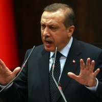 Премьер Турции назвал виновников взрыва у посольства США