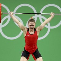 18-летняя латвийская штангистка едва не выиграла олимпийскую медаль