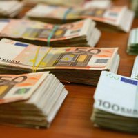 Санкции против Крыма и России: в Латвии заморожены "сотни тысяч евро"