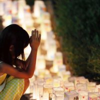 Foto: Japānā plaši sēru pasākumi 70. gadadienā kopš atombumbas nomešanas Nagasaki
