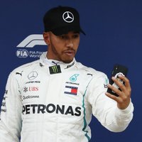 Hamiltons izcīna uzvaru Spānijas 'Grand Prix' kvalifikācijā