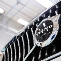 'Volvo Group' pusvadītāju deficīta dēļ uz laiku apturēs ražošanu