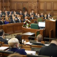 "Инфляция съест". 64 депутата Сейма рассказывают, на что потратят прибавку к зарплате