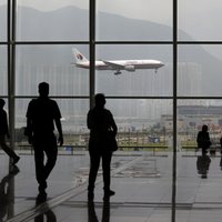 Puse Ķīnas bagātnieku plāno emigrēt, liecina aptauja