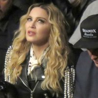Dedzīgi tiek apspriesta Madonnas jauneklīgā seja