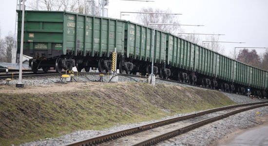 JKP piedāvā pārdalīt dzelzceļa elektrifikācijas projekta naudu Rīgas tiltu sakārtošanai, jaunu pasažieru vilcienu iegādei un Jūrmalas šosejas un K.Ulmaņa gatves salabošanai