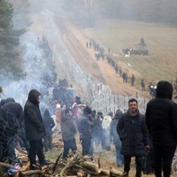 Lukašenko gatavo migrantus bruņotiem uzbrukumiem uz ES robežas, brīdina opozicionārs