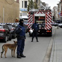 Identificēti vēl divi Parīzes teroristi; desmitiem personu aizturētas
