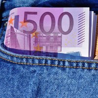 Vidējā alga pirms nodokļu nomaksas 2018. gadā bijusi 1004 eiro