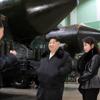 Kima meita, visticamāk, mantos Ziemeļkorejas līdera 'troni', uzskata izlūkdienests