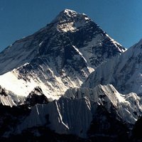 85-летний альпинист умер, готовясь к штурму Эвереста